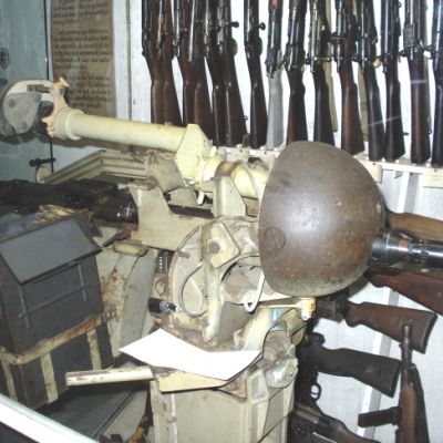 Mitralleuse MG 34 montée sue rotule pour cloche ou plaque blindéee